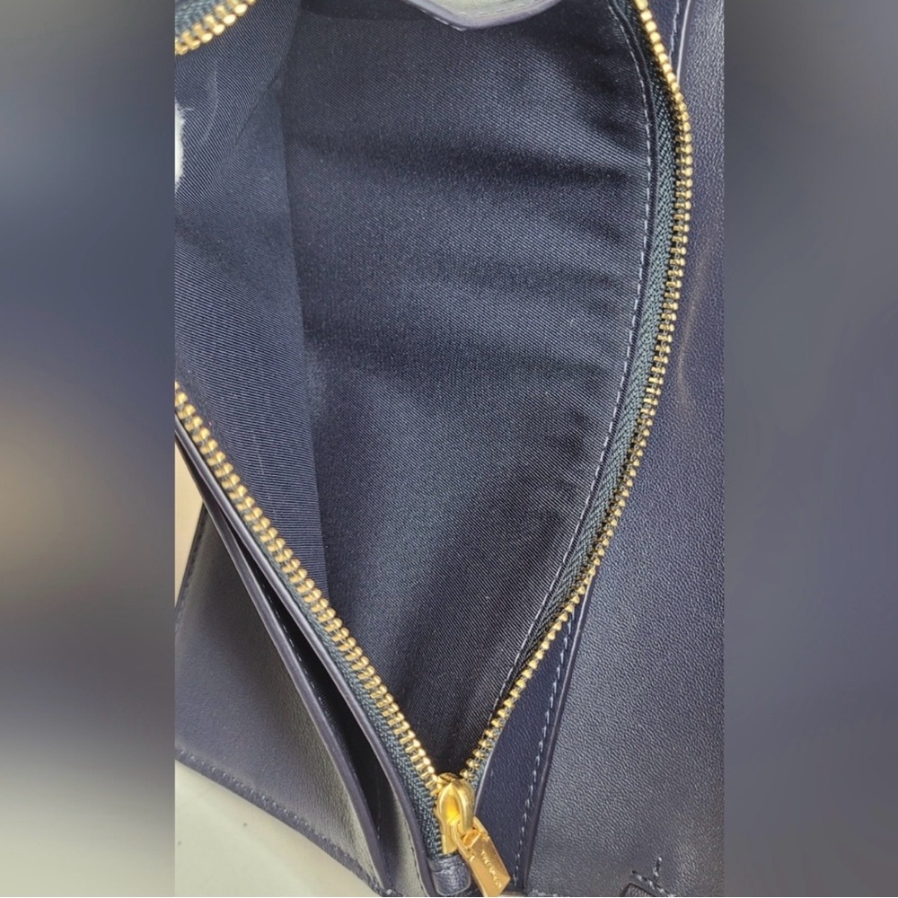 Tori Burch Floral Fleming Soft Leather Crossbody Bag - Picture 13 of 13